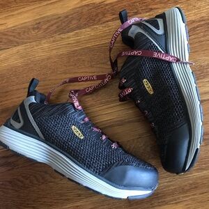 Keen steel toe utility Womens 7 low top shoes